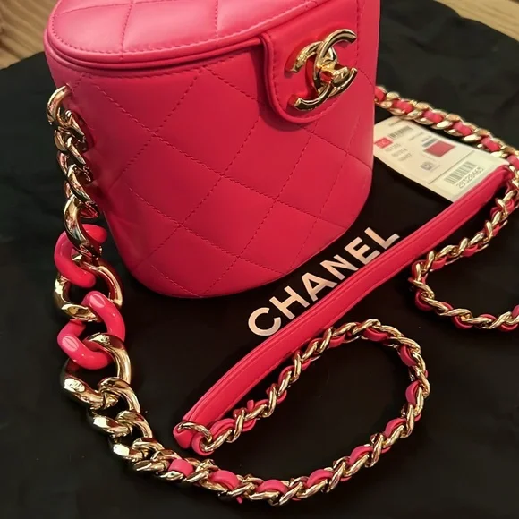 NEW LOW PRICE👍
New rare CHANEL bag. Comes with dust bag, box, authenticity card - Picture 3 of 9